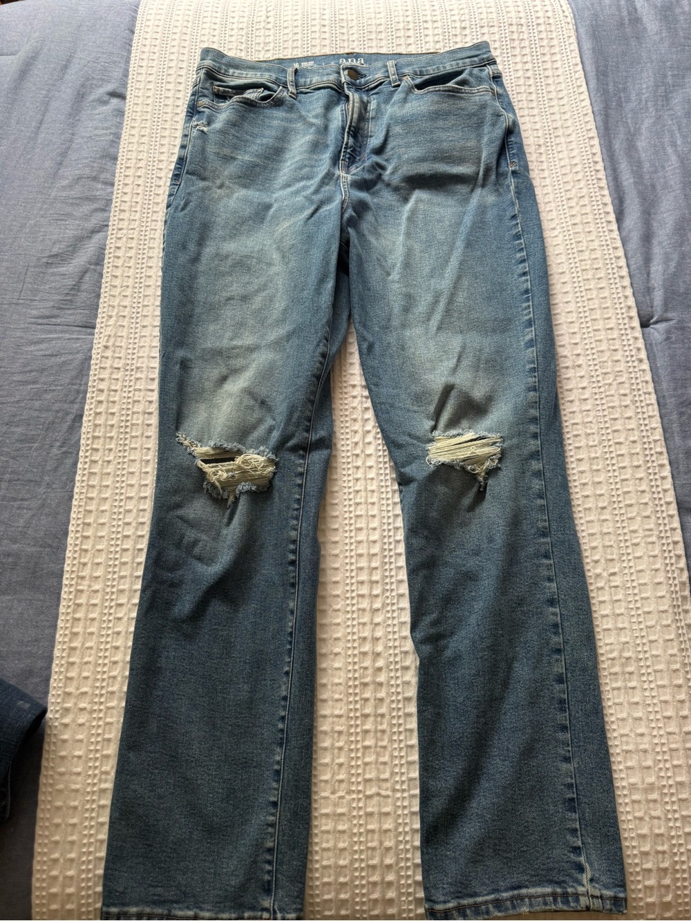 a.n.a High-Rise Straight Jeans in Light Blue